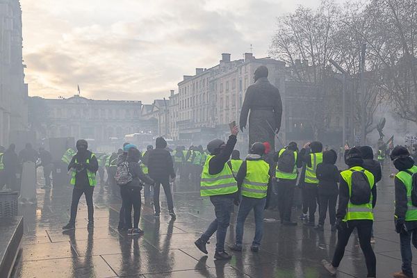 Les Gilets Jaunes: protesters or extremists?