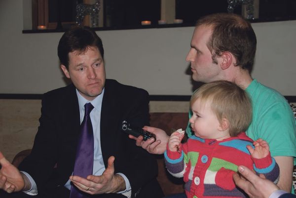 Government signals £9,000 fee restrictions