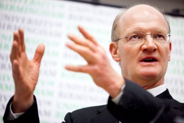 £940 million cut to higher education funding