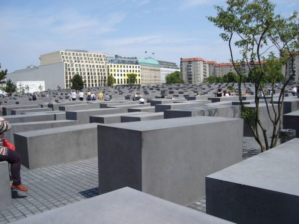 Holocaust Memorial Day at IC
