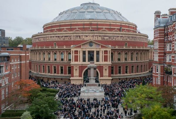 Visa expiry causes Commemoration Day to move