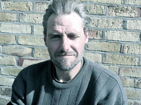 Homeless Book Critic evicted from alley by police near Parsons Green