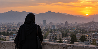 گھر میں جلاوطن