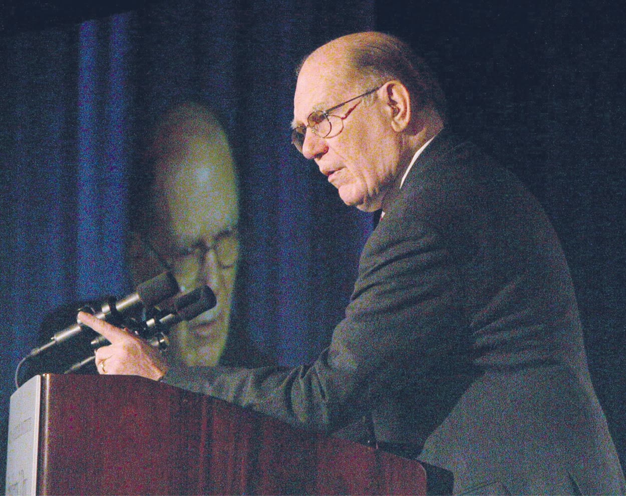Lyndon LaRouche describes the September 11, 2001 attack as “analogous to war,” requiring a leader to prepare his “troops,” in this case the American people, by having them “not panic-stricken, calm, realistic, don’t try to pump them up with false confidence, but a realistic view of the situation, and a sense that you are effectively in charge.”