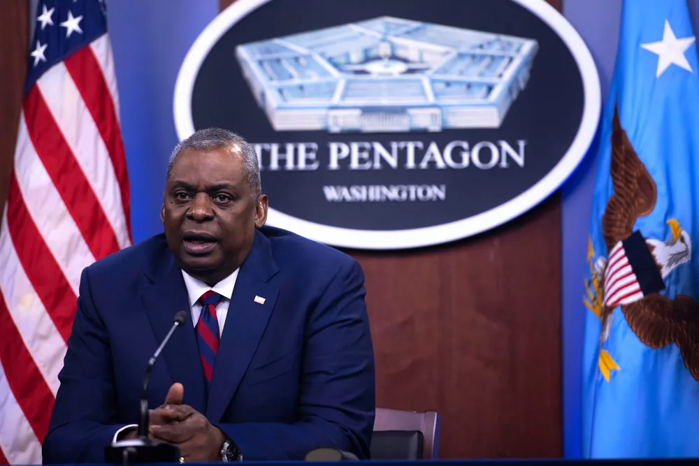 U.S., Russian Defense Ministers Speak by Phone