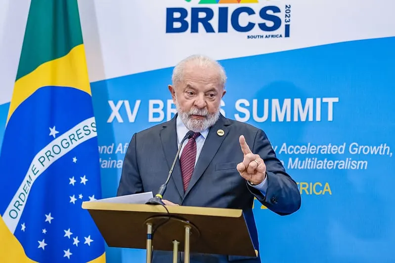 Lula Rallies Brazilians Against Central Bank and the Speculators