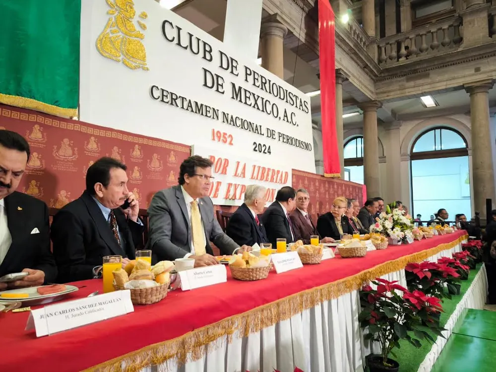 EIR Editor Receives International Journalist Award in Mexico