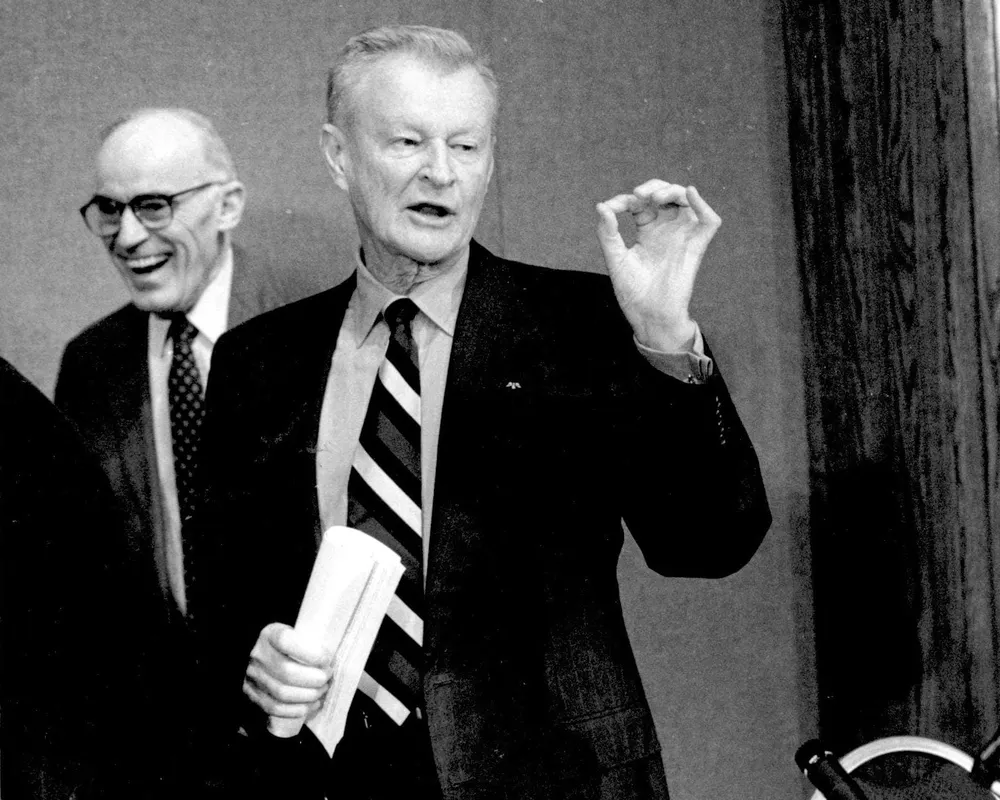 Mad Brzezinski Kindergarten Guns for Putin Assassination, Disintegration of Russia