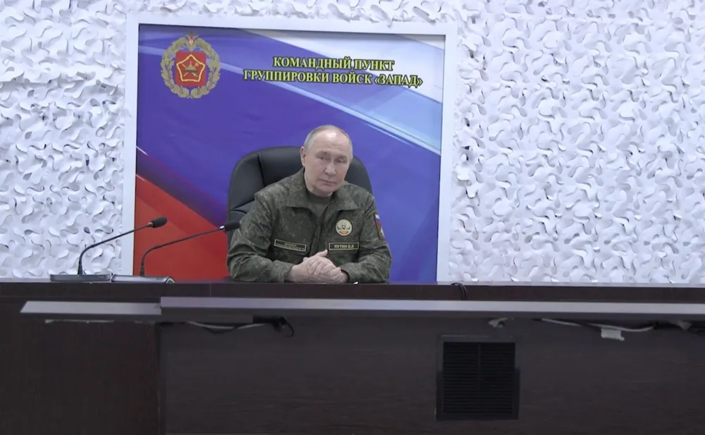 Putin Visits Command Post of the ‘West Group’ of Forces, Gets Status Reports