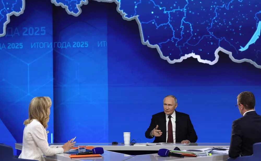 Putin Warns of Danger to International Financial System from EU Theft of Russian Assets