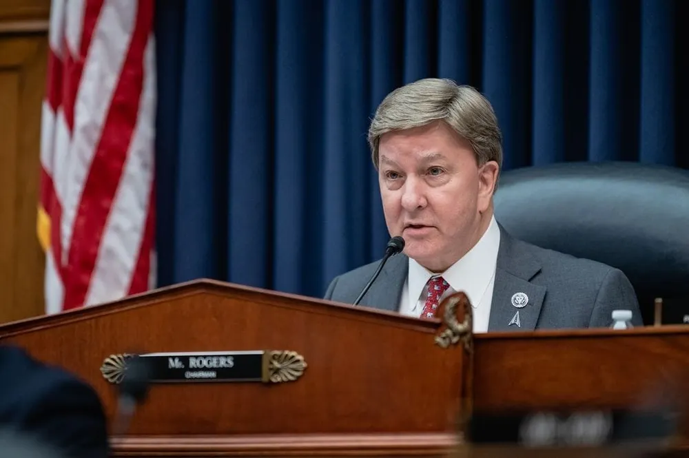 Top Republicans Finally Go Public Over 'War Party's' Flight-Forward Plans in Iran
