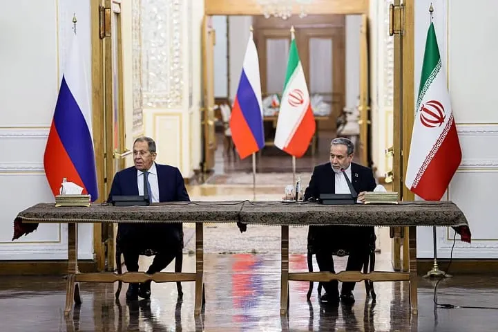 Lavrov's Meetings in Tehran Stressed Iran-Russia Cooperation