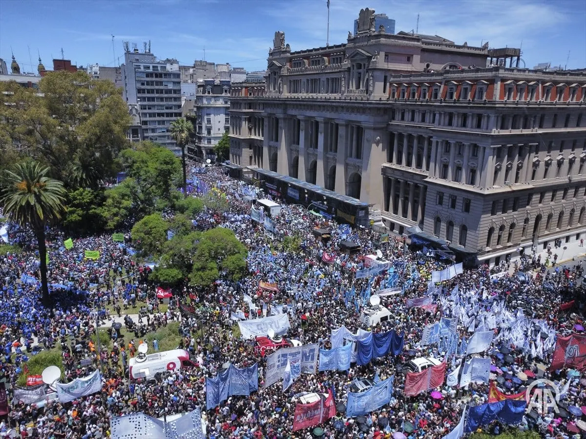 Massive Argentine General Strike Shows Fighting Spirit, Rattles Milei Government
