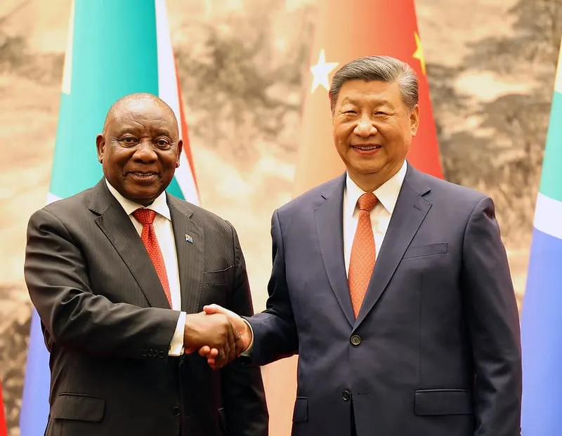 Xi Jinping Meets African Leaders at FOCAC, Discusses Development Plans