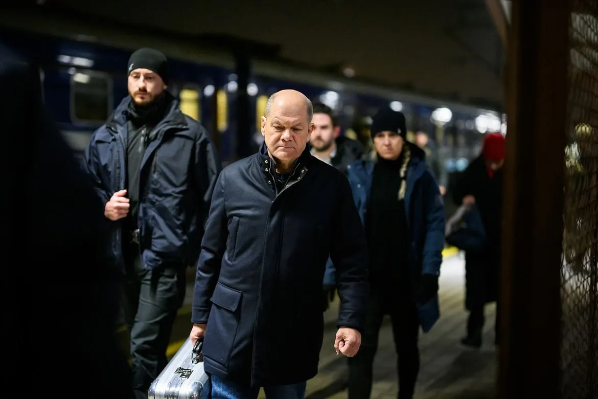 Scholz Surprise Trip to Kiev