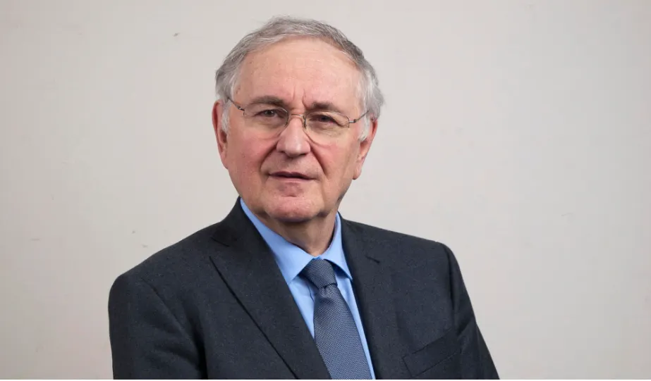 Jacques Cheminade Presents the Oasis Plan at the Académie de Géopolitique de Paris