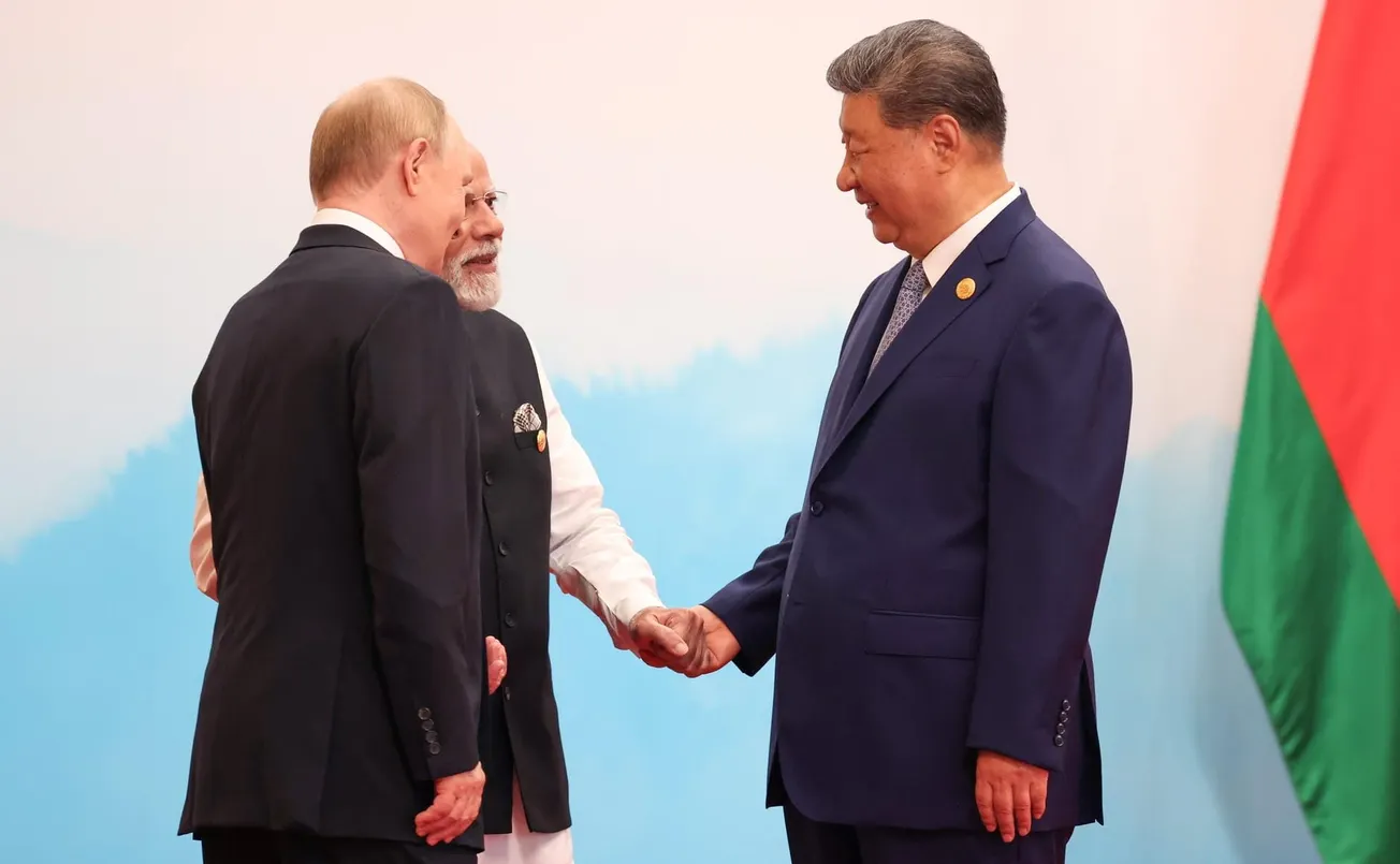 SCMP Considers 'New Yalta' Image for SCO—New Financial System Needed