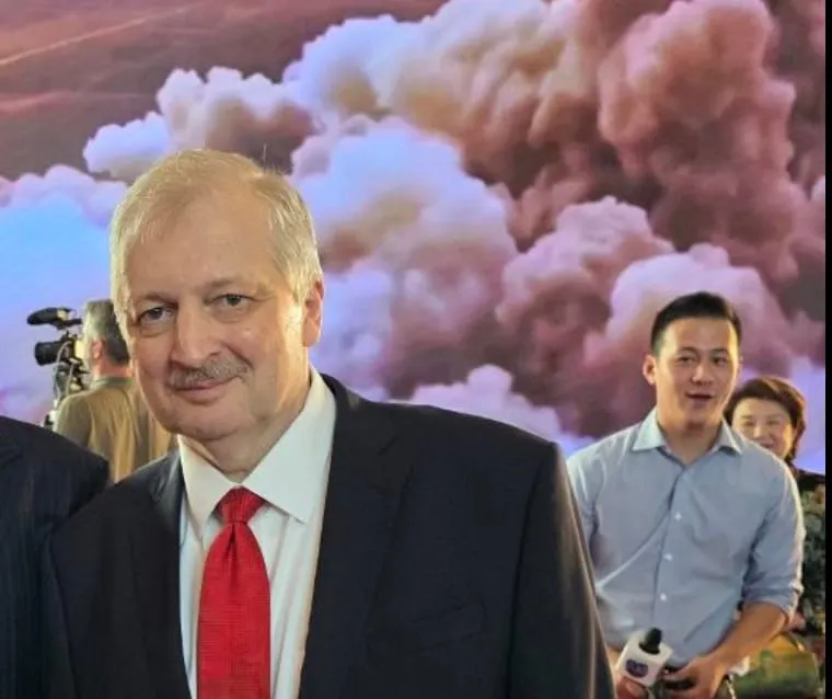 Putin's Letter to Trump Delivered Last Week Along with ‘Kennedy-Khrushchev World Peace Bridge’ Map