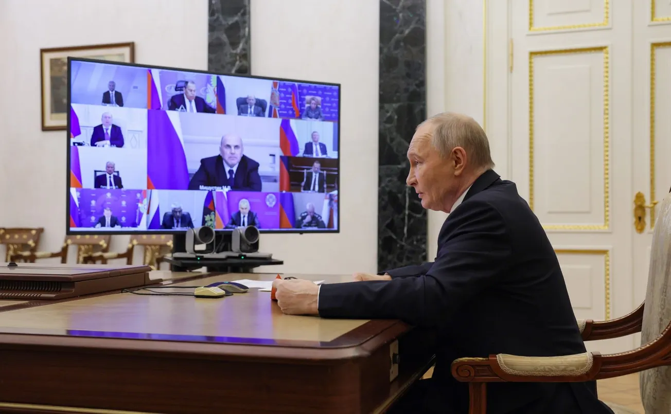 Putin Confirms Trump's 28-Point Plan Continues Their Alaska Summit Discussions