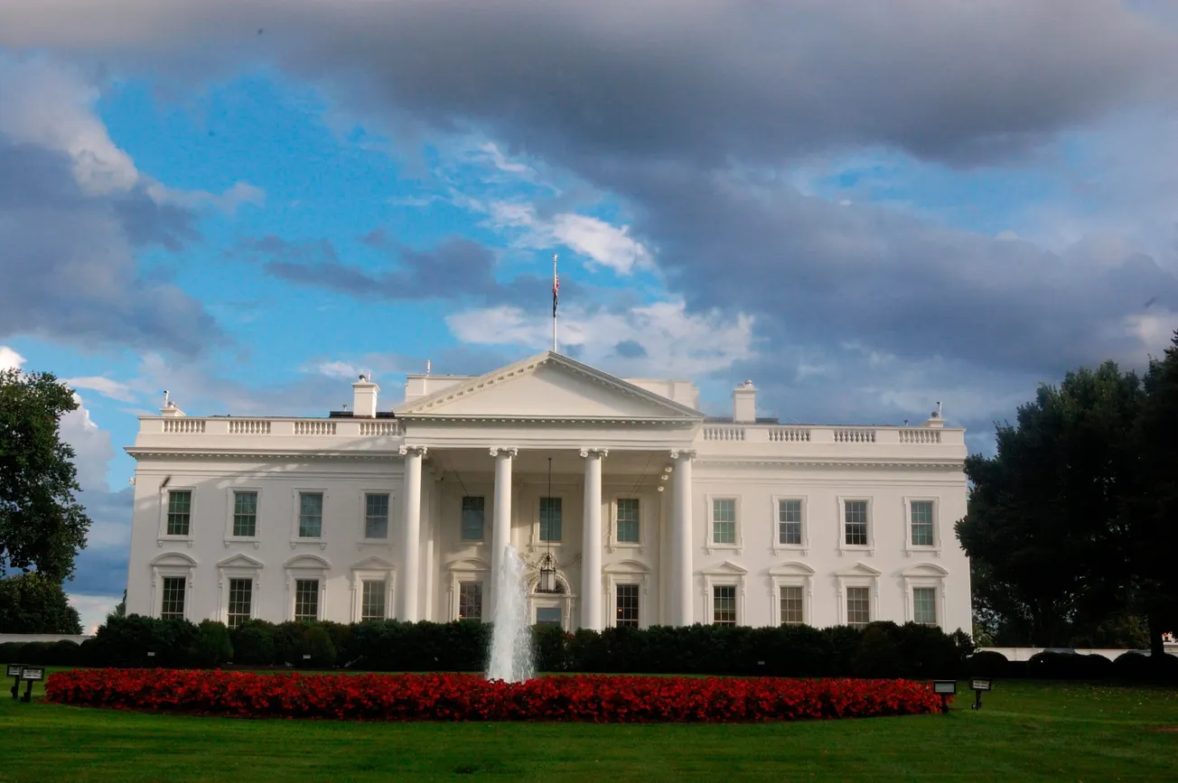 'Insider-Trading Administration'? Whitney Webb Presents Case on Dore Show