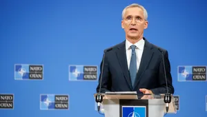 Stoltenberg in the U.K., Reiterates NATO Supporting Ukraine against Russia