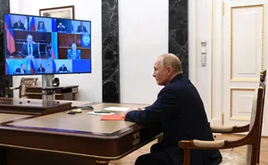 Russia’s Security Council Meets To Discuss International Payment System