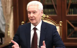 Russia Begins 2-Day Ceasefire as Zelenskyy Plays with Fire