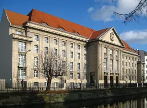 Kermani Speech: A Sign of Resistance and Hope in Germany