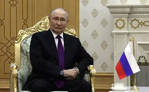 Putin and Pezeshkian Speak by Phone, Meet in Turkmenistan
