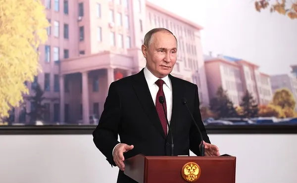 Putin Calls Out NATO's Stoltenberg on Reality of Long-Range Weapons