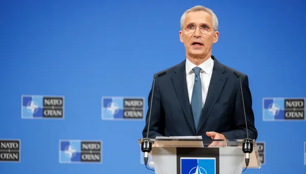 Stoltenberg in the U.K., Reiterates NATO Supporting Ukraine against Russia