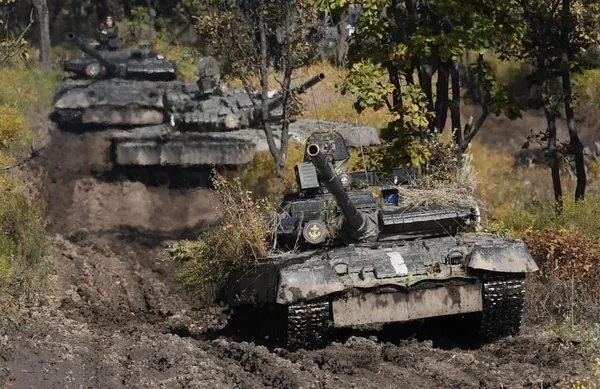 Russian Forces Reportedly 'Punch Through' Ukrainian Lines in Kursk