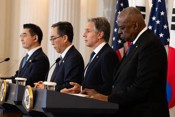 U.S., South Korea Jack Up Confrontation against Russia