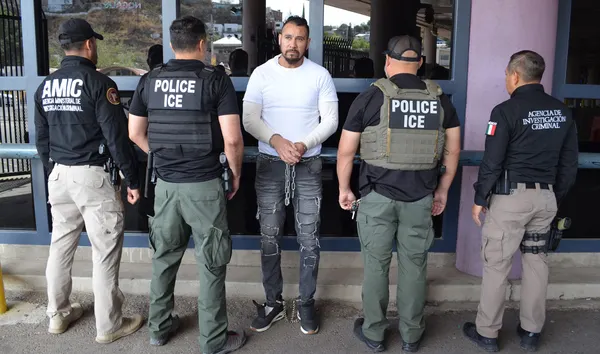 Masked ICE Agents Arrest Fulbright Scholar from Türkiye