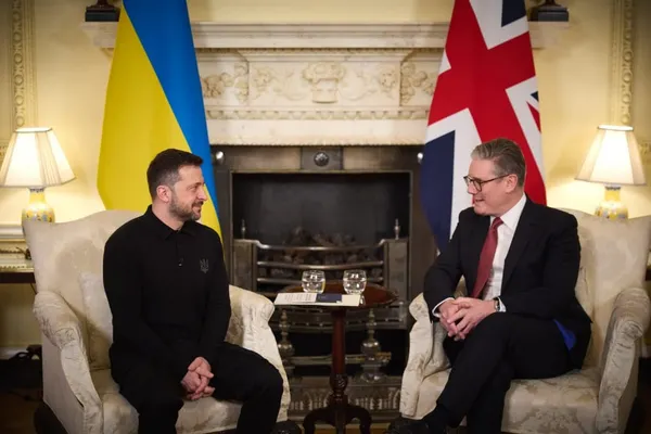 Zelenskyy Flees Washington Into the Welcoming Arms of Keir Starmer