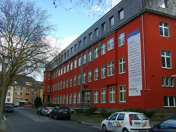 German Banks Closing Accounts of Opposition Parties and Journalists