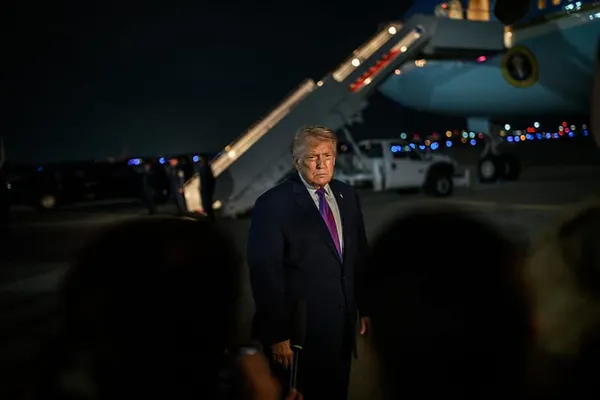 Trump Demands Other Countries Reopen Hormuz Strait