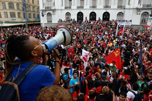 Tens of thousands of high school and college youth flood the streets of downtown Rio de Janeiro on Oct. 7, urging the re-election of President Lula da Silva in a run-off election Oct. 25…