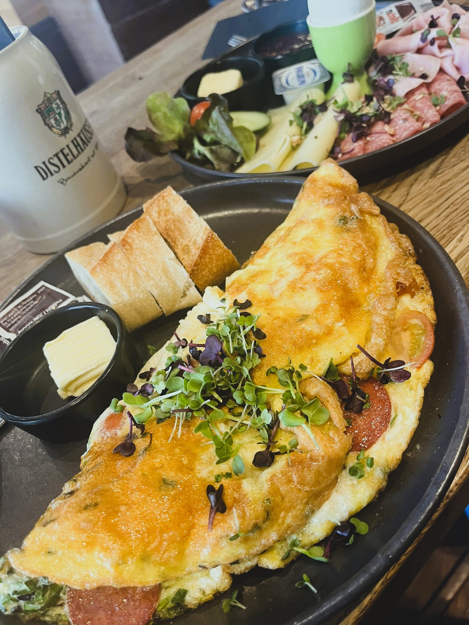 omlette served on a back plate 