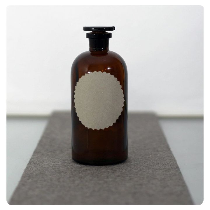 essential oil amber bottle for van life vanlavita 