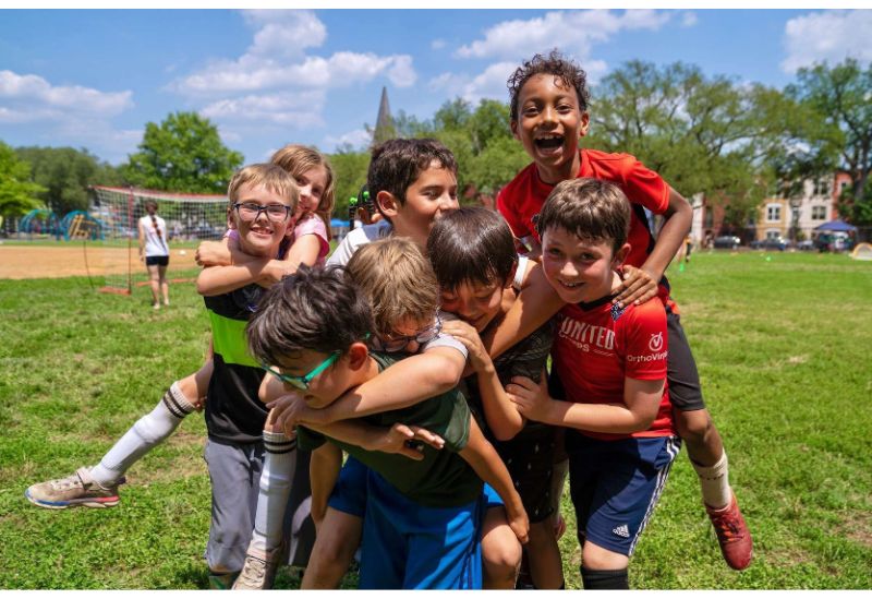 Football o fútbol como actividad de verano para niños en DC 2024