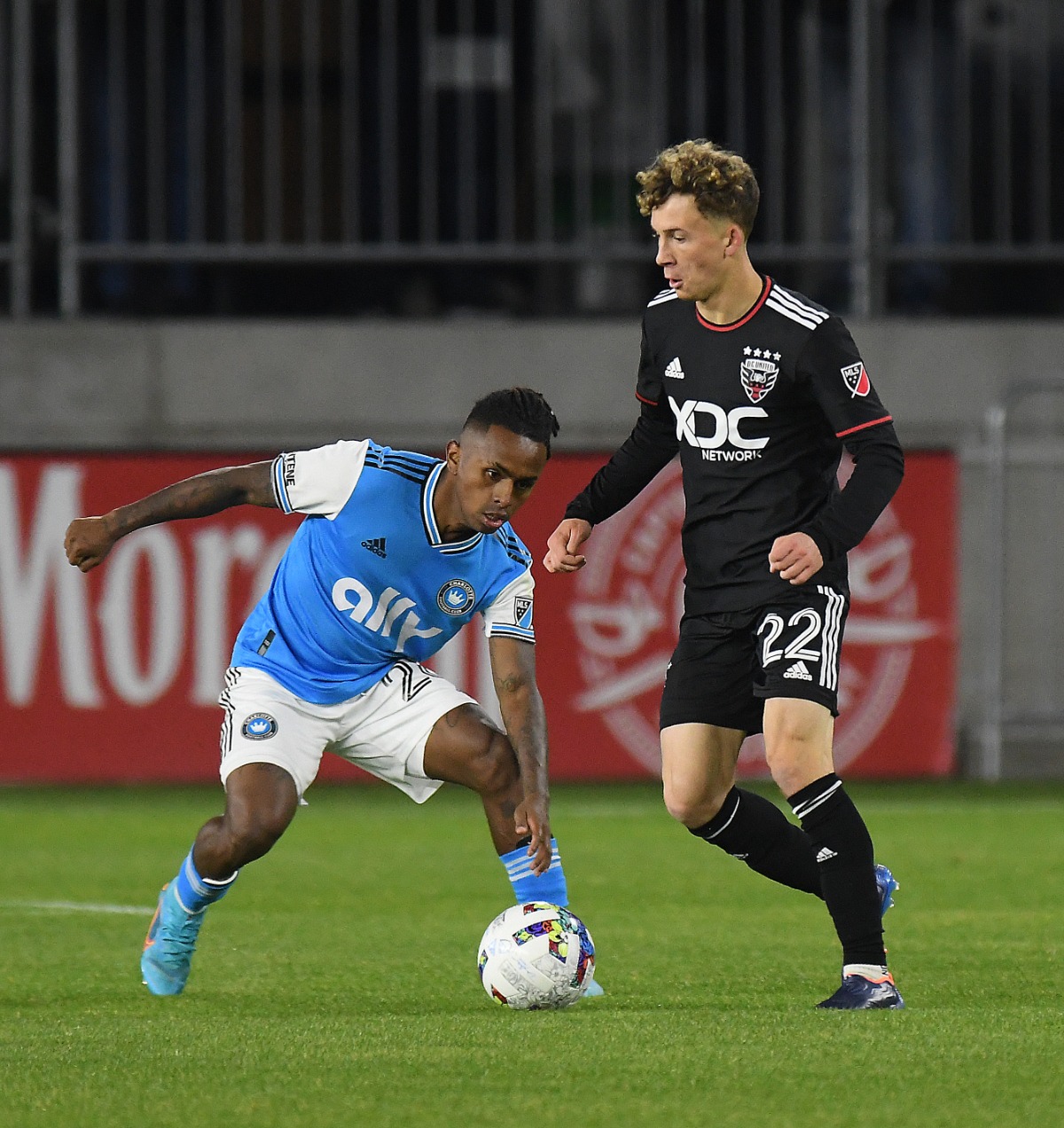 ORDEN. Los locales empezaron a proponer con el pasar de los minutos/José Argueta