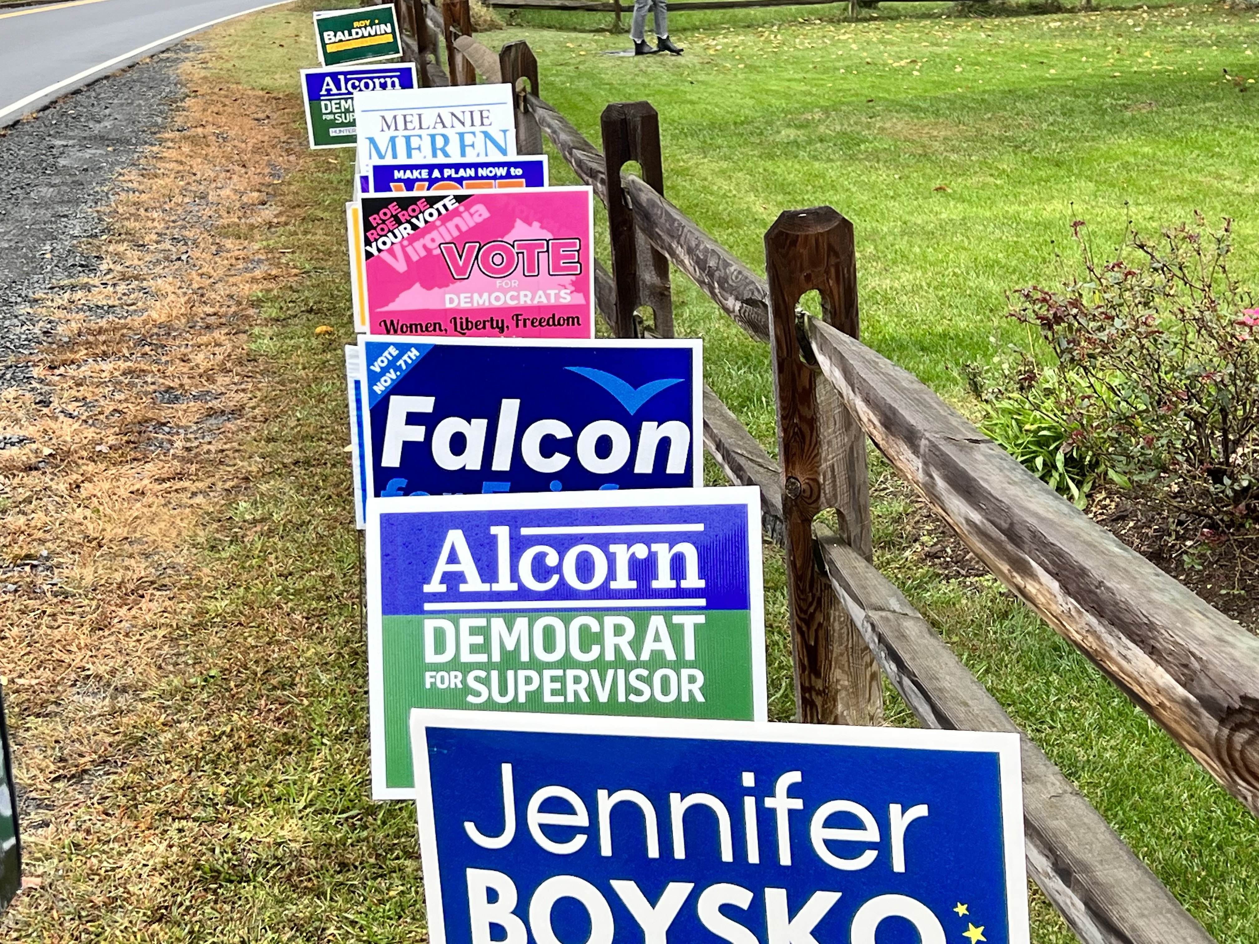 En algunos condados se viven contiendas apretadas. | Foto: Milagros Meléndez para El Tiempo Latino 