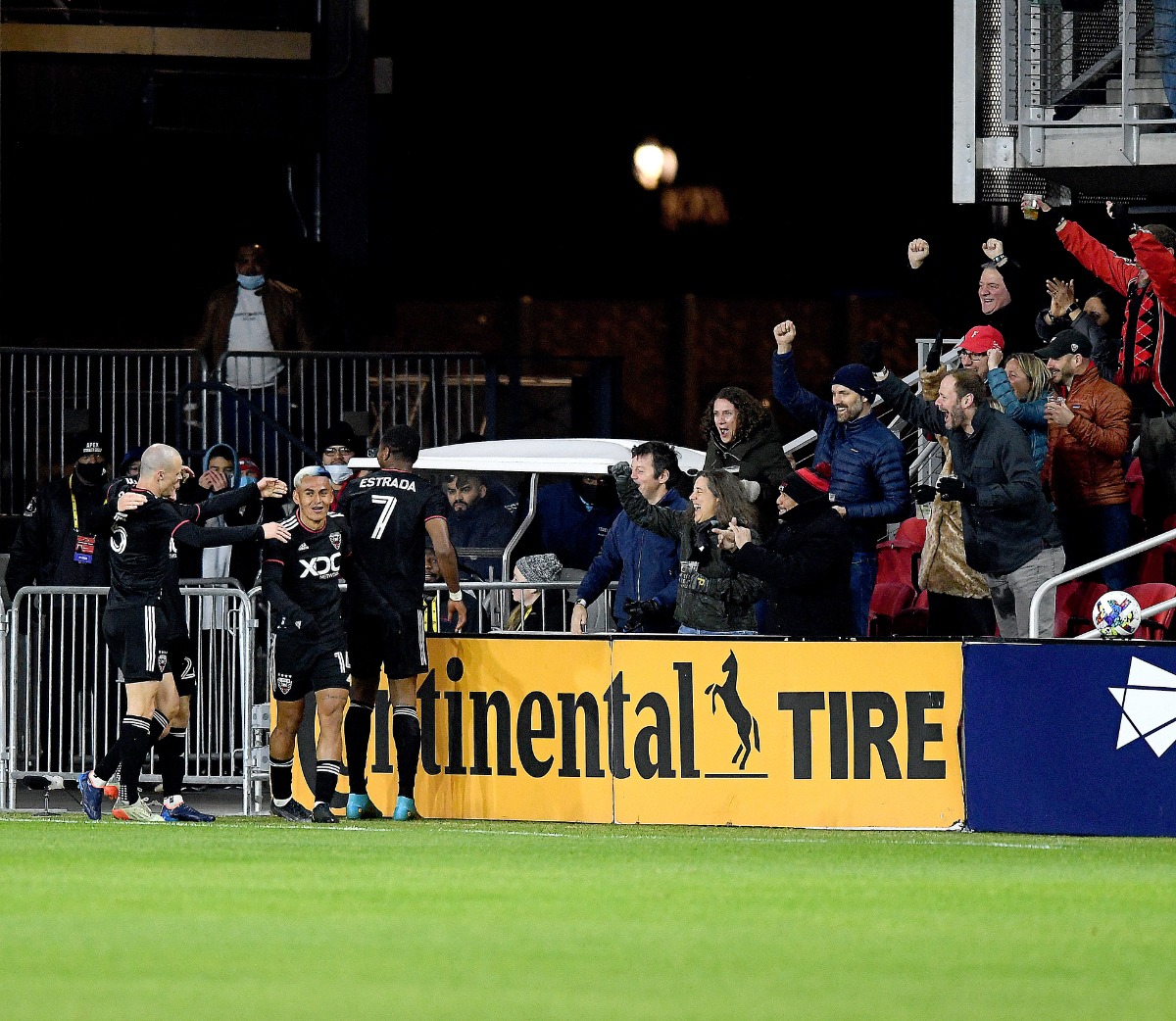 ALEGRÍA. Los presentes en el Audi Field vieron a los suyos imponerse/José Argueta