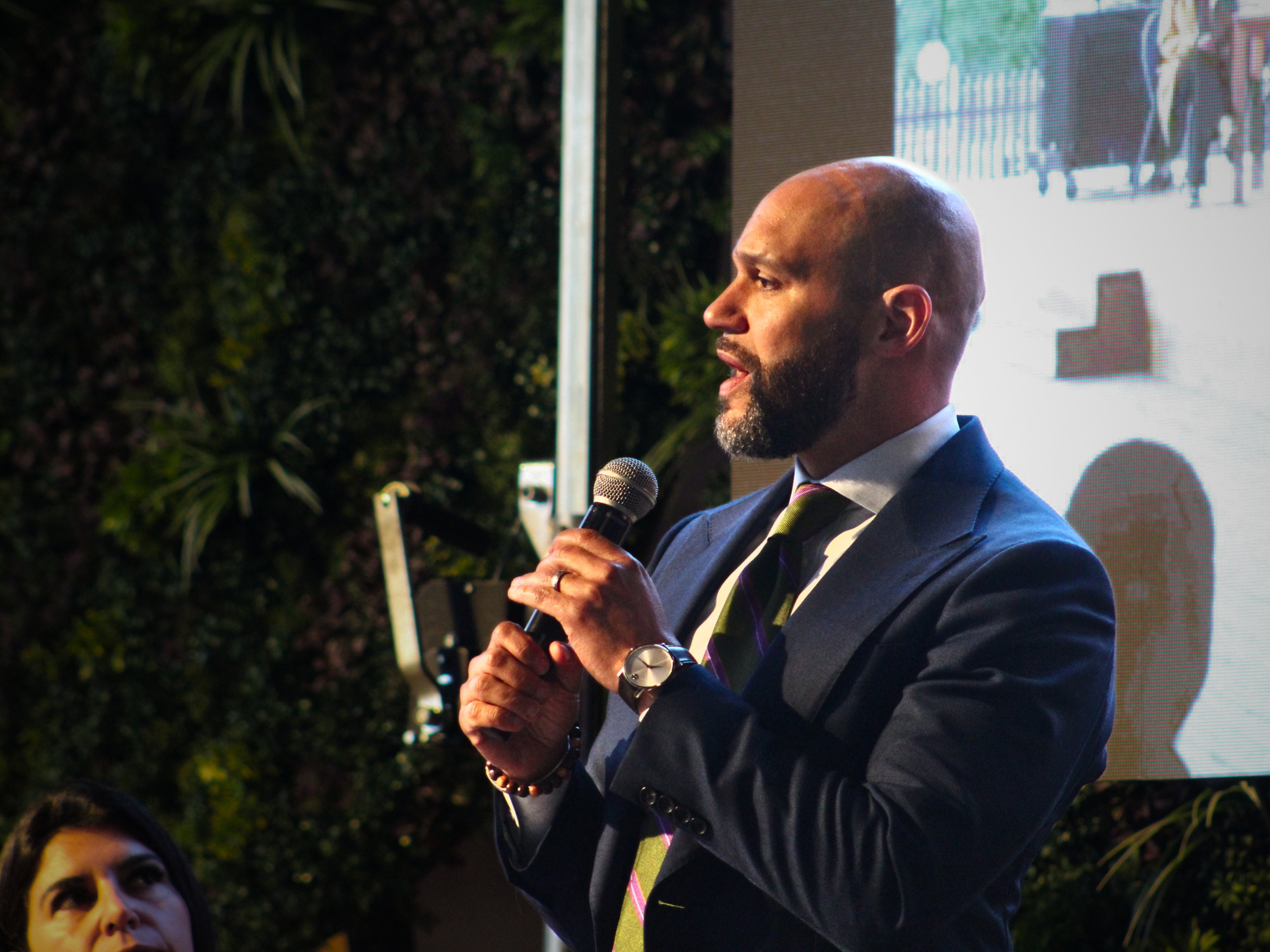 Robert White gana las primarias y será el nuevo delegado de DC