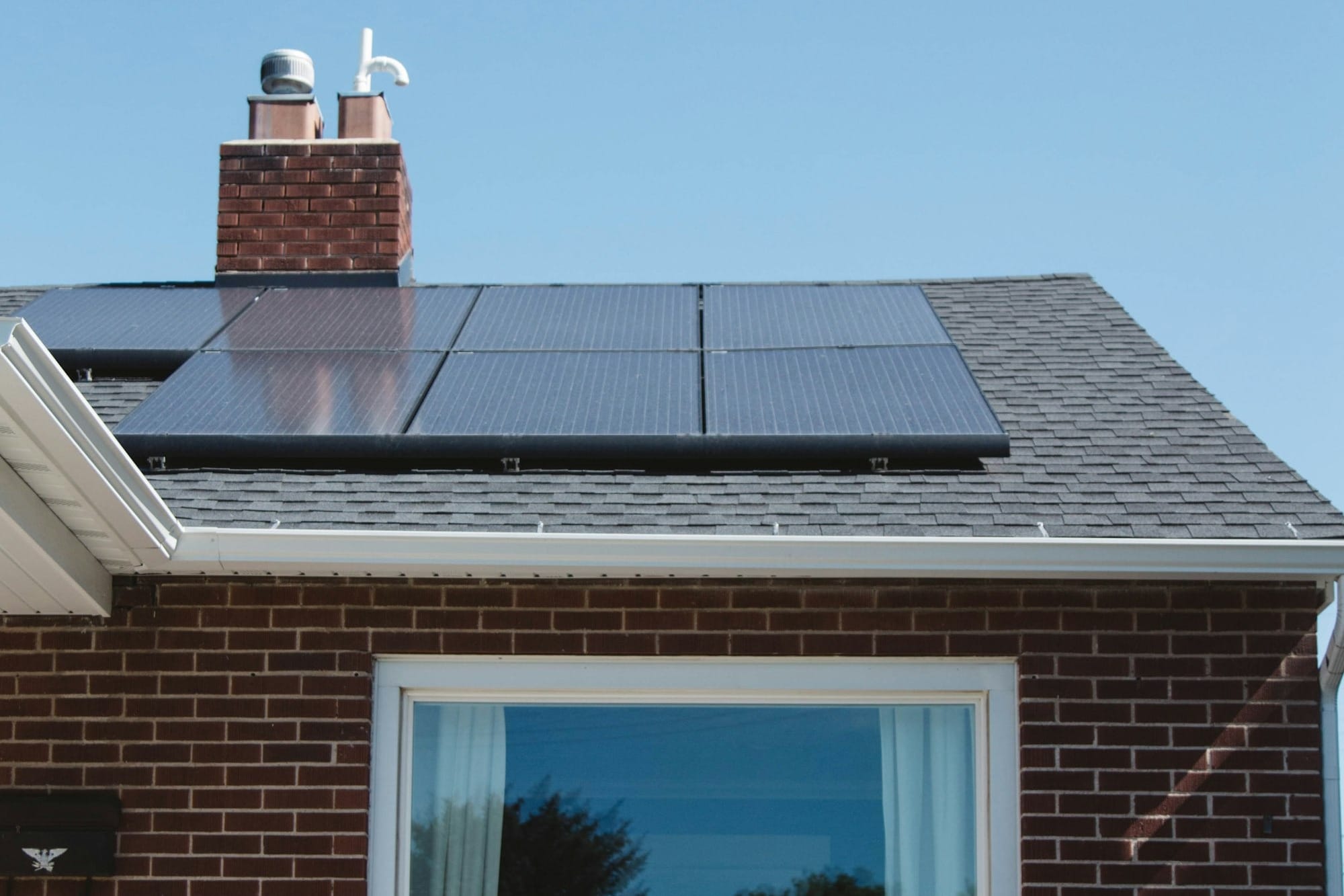 ¿Qué aire respirarán tus hijos? El impacto de apostar por energía limpia en casa
