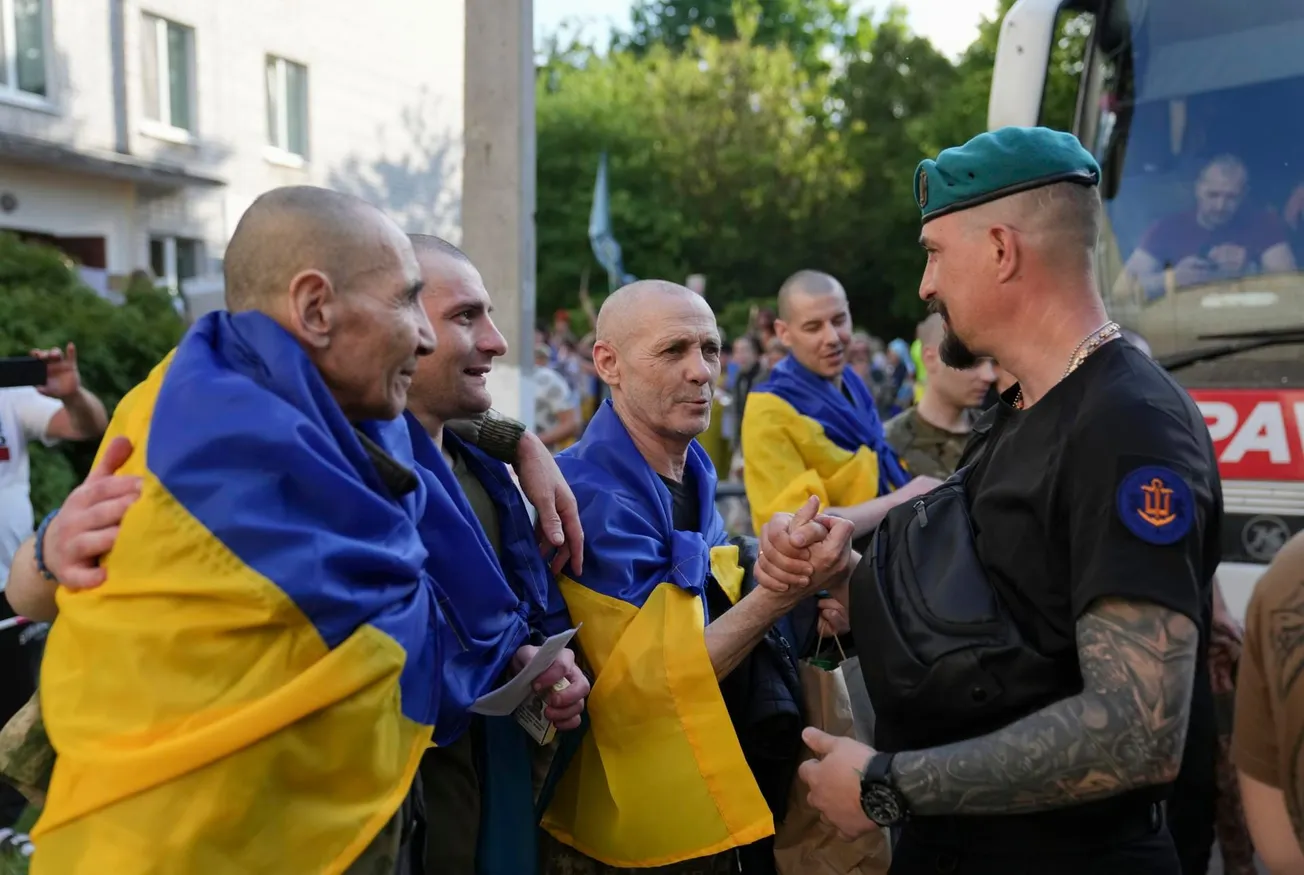 Volodymyr Zelenskiy anuncia liberación de 390 prisioneros ucranianos en histórico acuerdo
