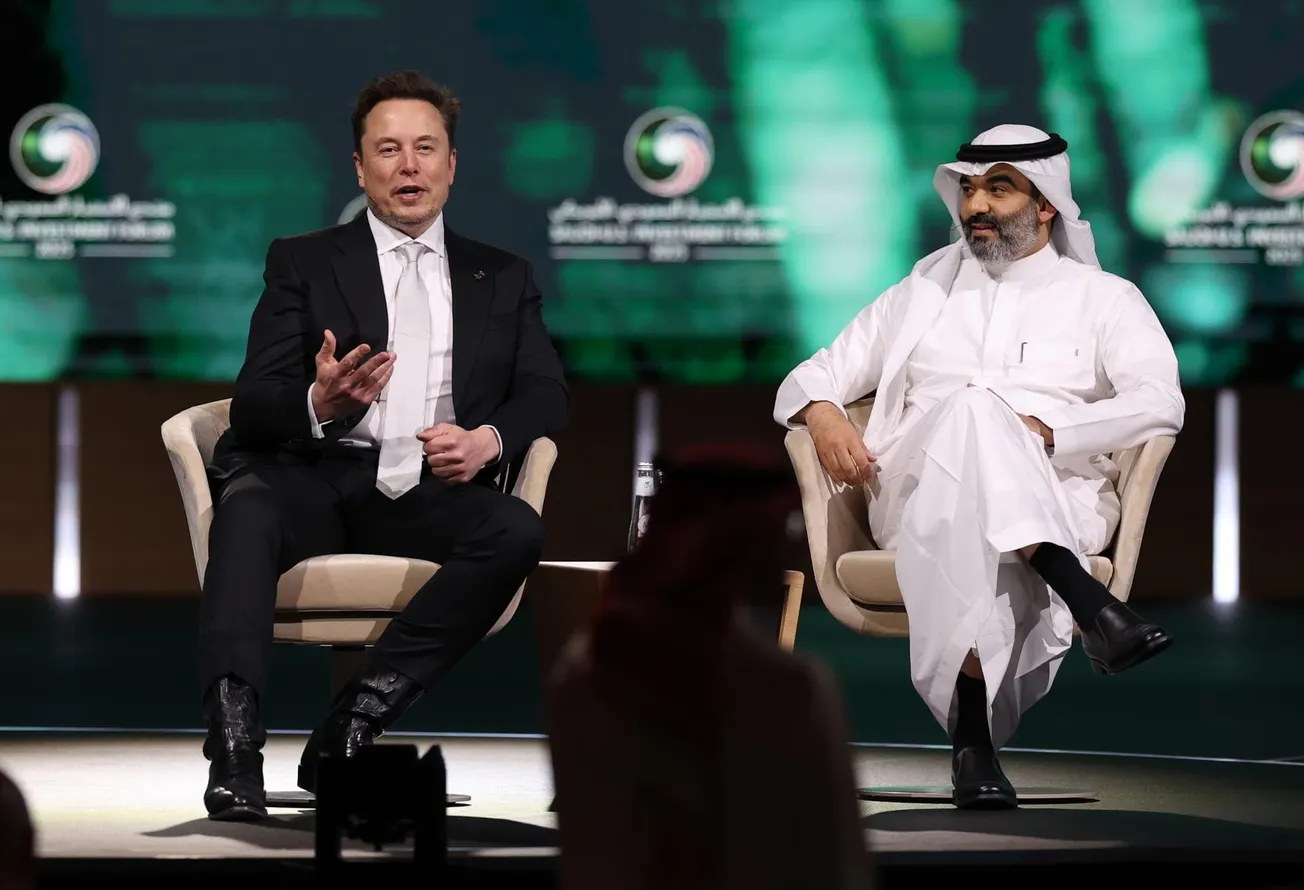 Elon Musk en Qatar: Tesla se recupera y la demanda global se mantiene fuerte, asegura el CEO