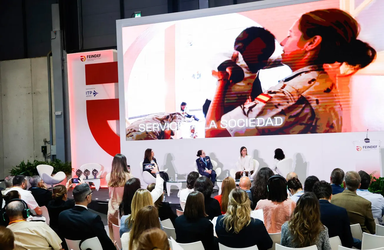 La princesa Leonor puede ser “referente” para que haya más mujeres en el sector de defensa