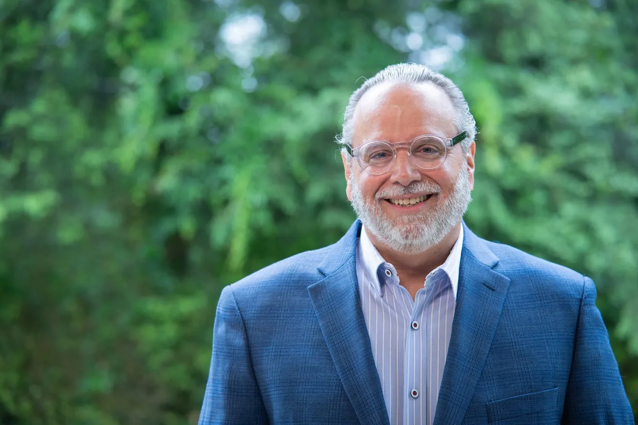 Líder latino de Virginia, Leo Martínez, anuncia su candidatura al Distrito 11 del Congreso